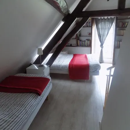 House With Character Near Compiegne Holiday home